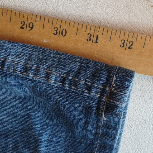 GS-115 Distressed Light Acid Wash Slim Fit Jeans - Picture 8 of 9